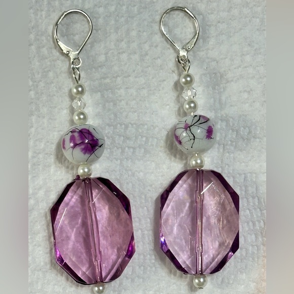 Contemporary with a touch of vintage - Picture 1 of 3